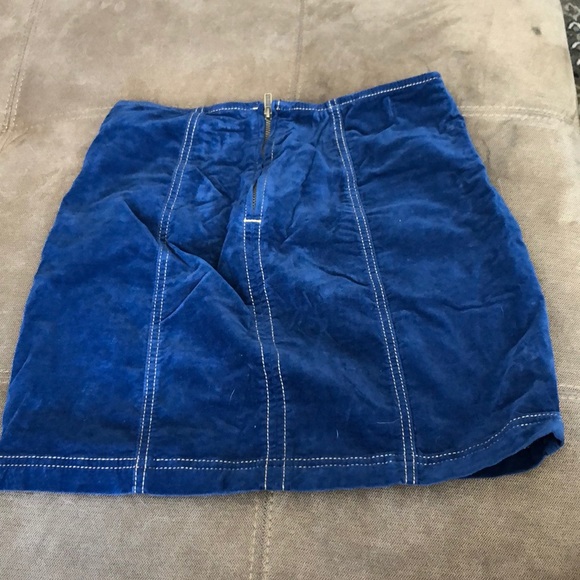 Blue mini skirt - Picture 2 of 3